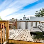 Stylish 1Br Prime Location